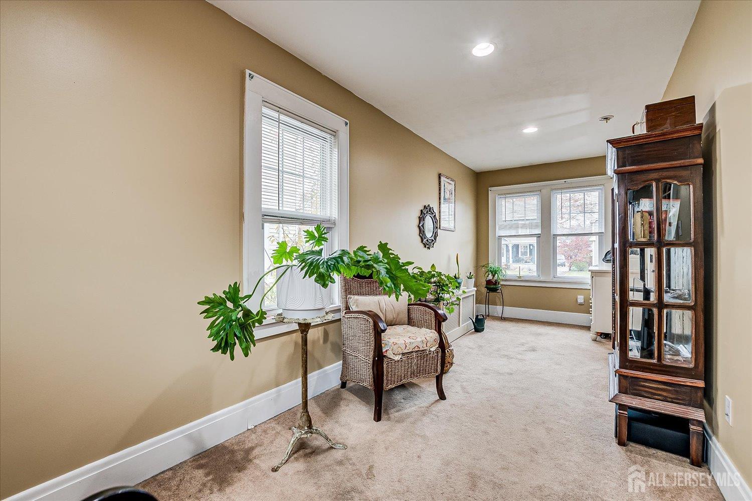 Dunellen, New Jersey 08812, United States, 4 Bedrooms Bedrooms, ,2 BathroomsBathrooms,Residential,Active,241933