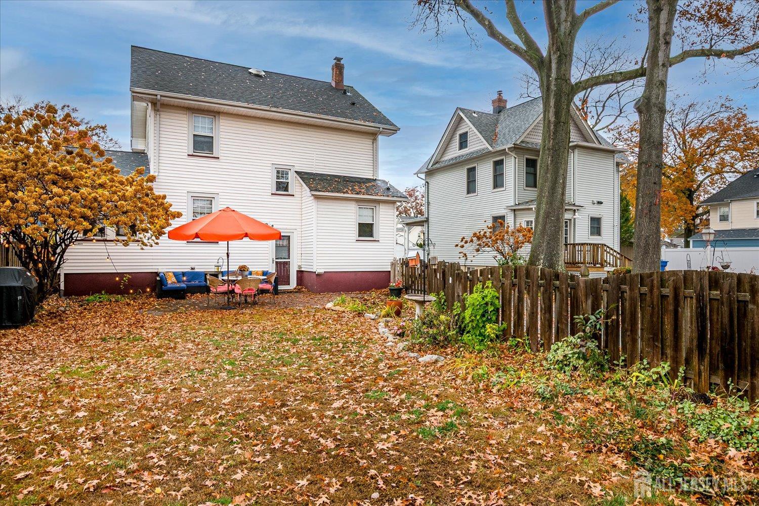 Dunellen, New Jersey 08812, United States, 4 Bedrooms Bedrooms, ,2 BathroomsBathrooms,Residential,Active,241933