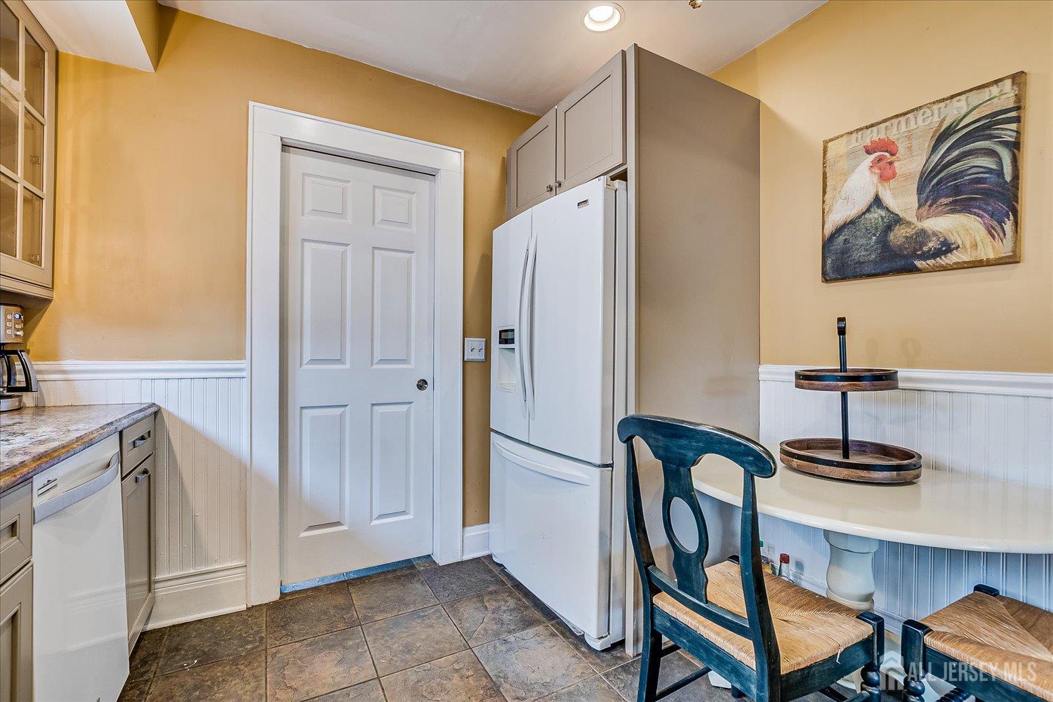 Dunellen, New Jersey 08812, United States, 4 Bedrooms Bedrooms, ,2 BathroomsBathrooms,Residential,Active,241933