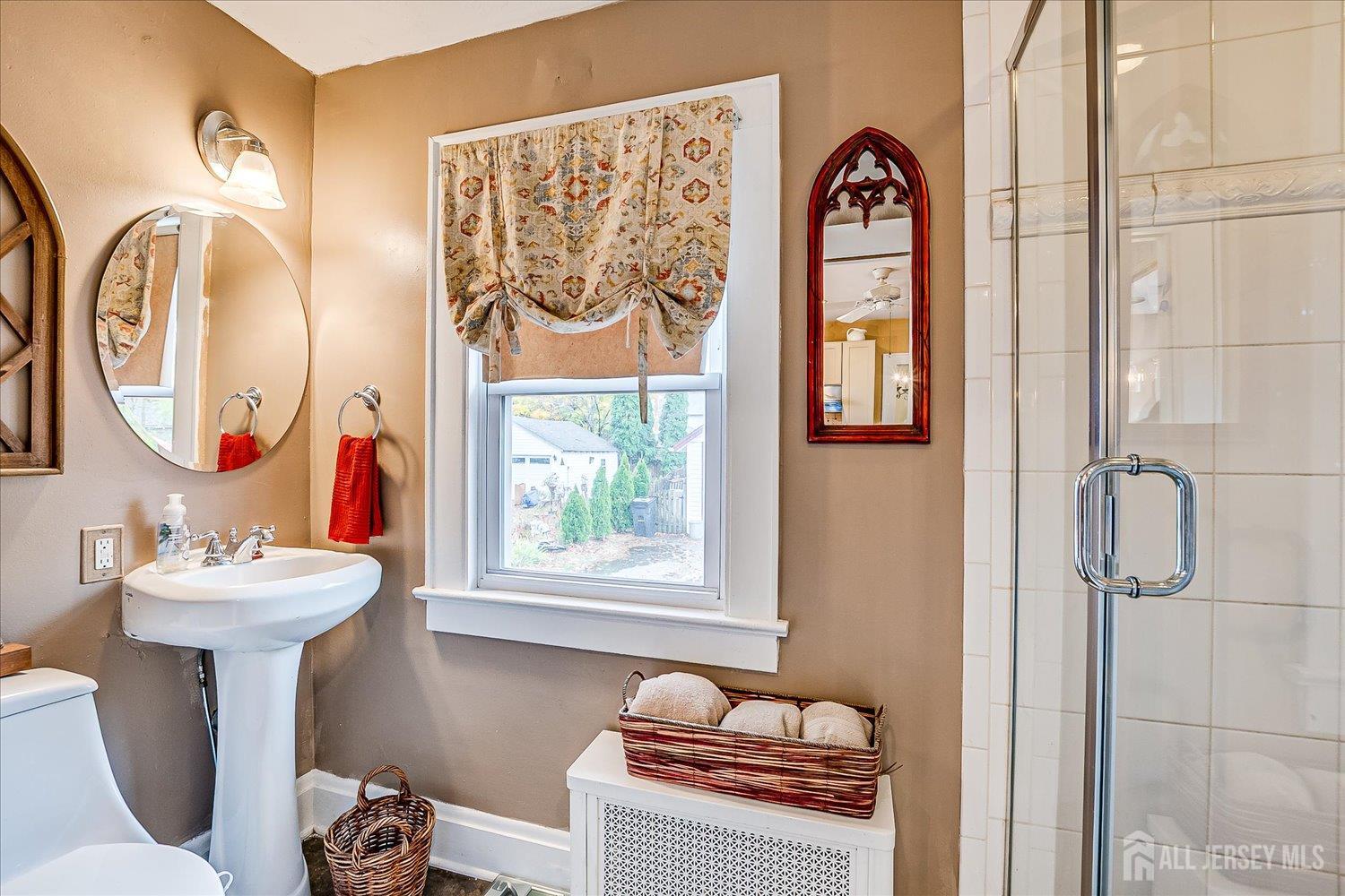 Dunellen, New Jersey 08812, United States, 4 Bedrooms Bedrooms, ,2 BathroomsBathrooms,Residential,Active,241933