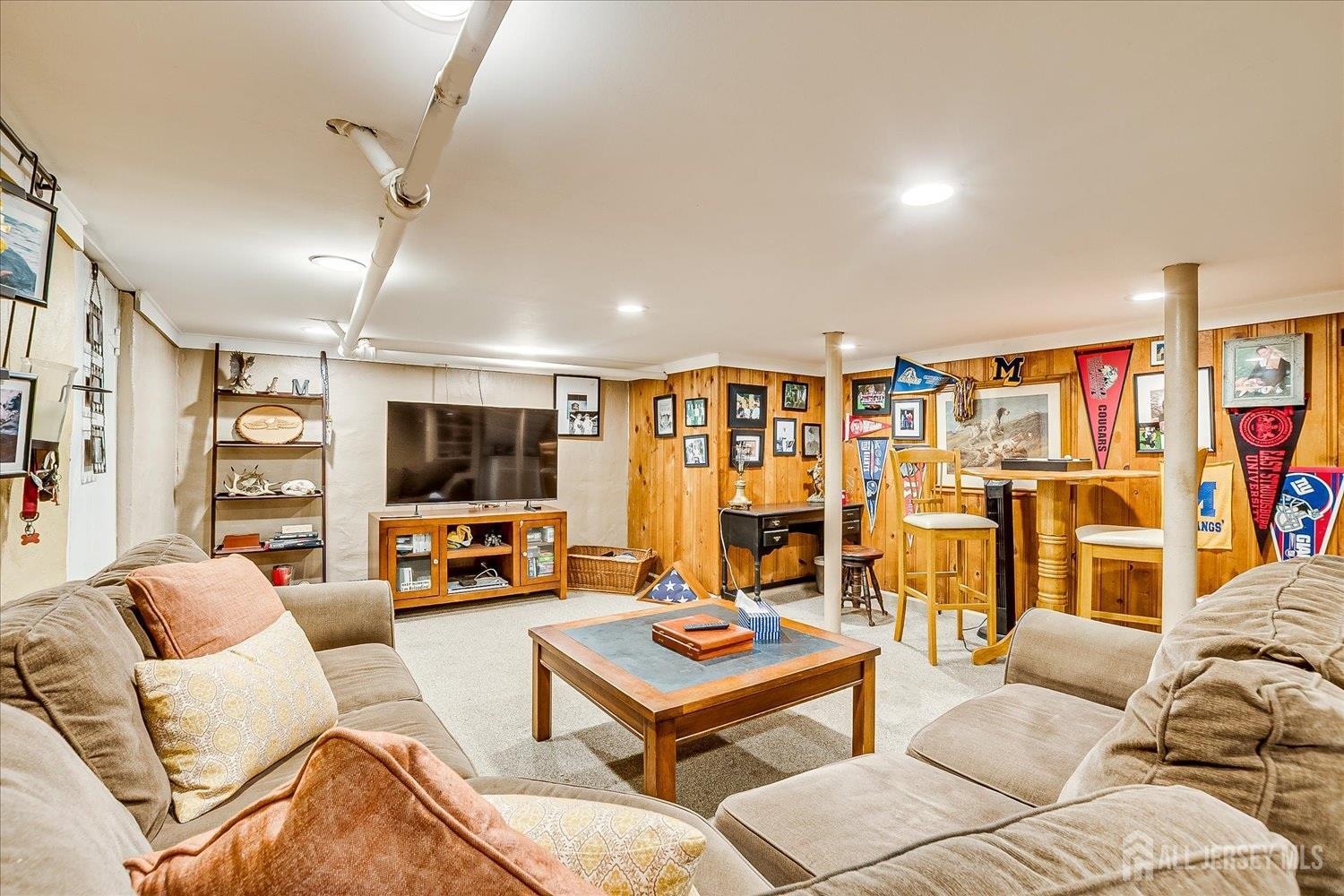 Dunellen, New Jersey 08812, United States, 4 Bedrooms Bedrooms, ,2 BathroomsBathrooms,Residential,Active,241933