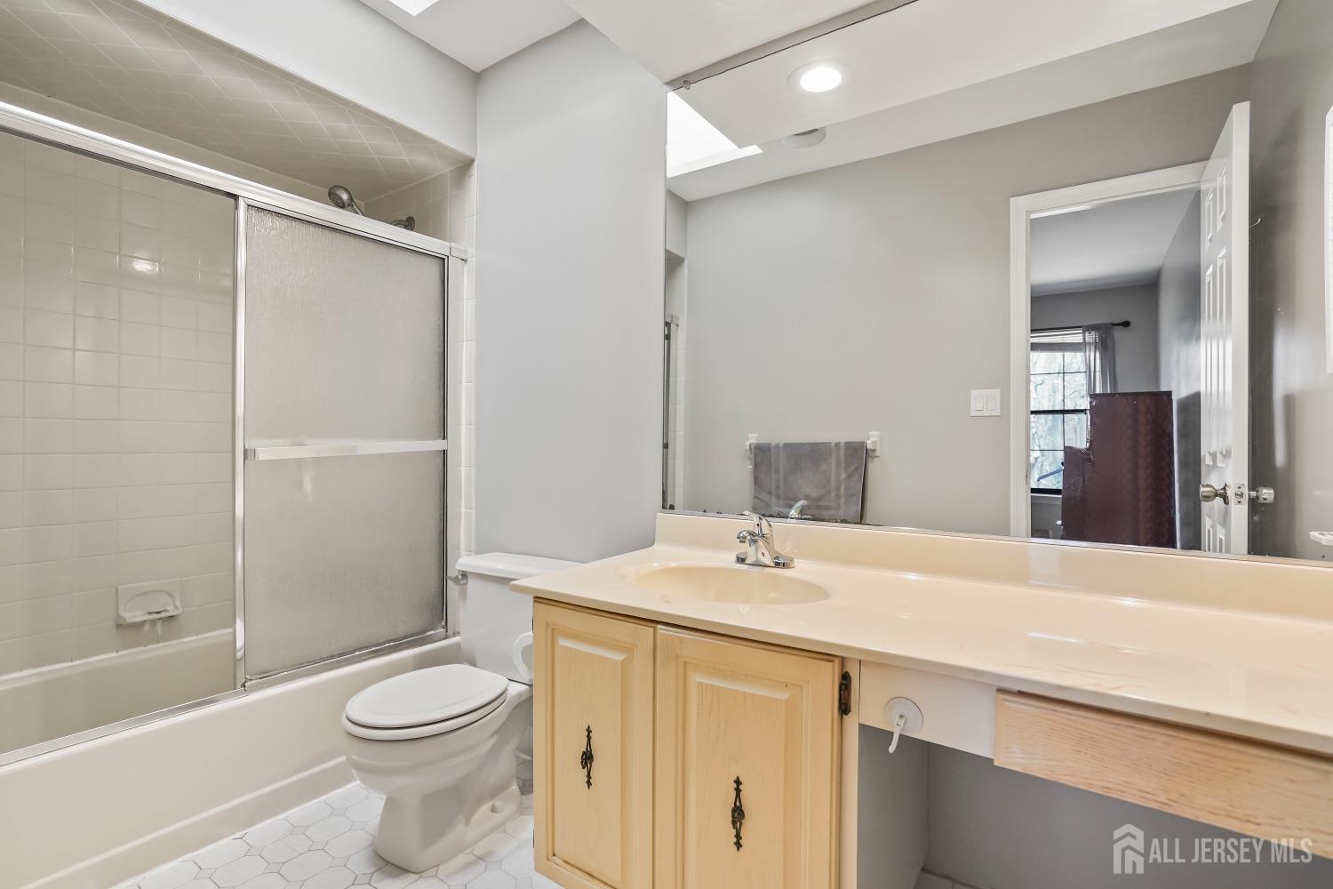 4102 Cricket Circle, Edison, New Jersey image 13