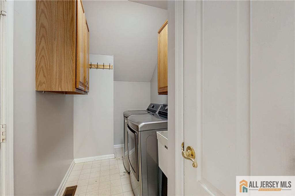 South Brunswick, New Jersey, 08852, United States, 4 Bedrooms Bedrooms, ,3 BathroomsBathrooms,Residential,Active,2007236