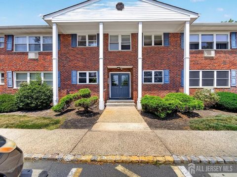 Homes For Rent - 42-A Woodedge Avenue #8<br/> Edison, NJ 08817