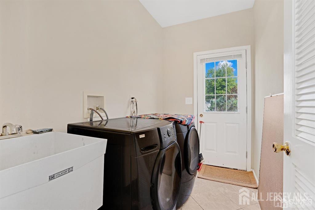 65 Cortland Drive, East Brunswick, New Jersey image 29