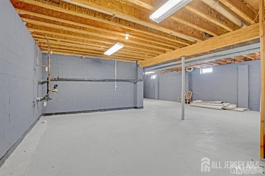 65 Cortland Drive, East Brunswick, New Jersey image 32