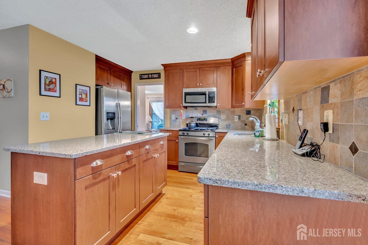 25 Franklin Drive, Plainsboro, New Jersey image 12
