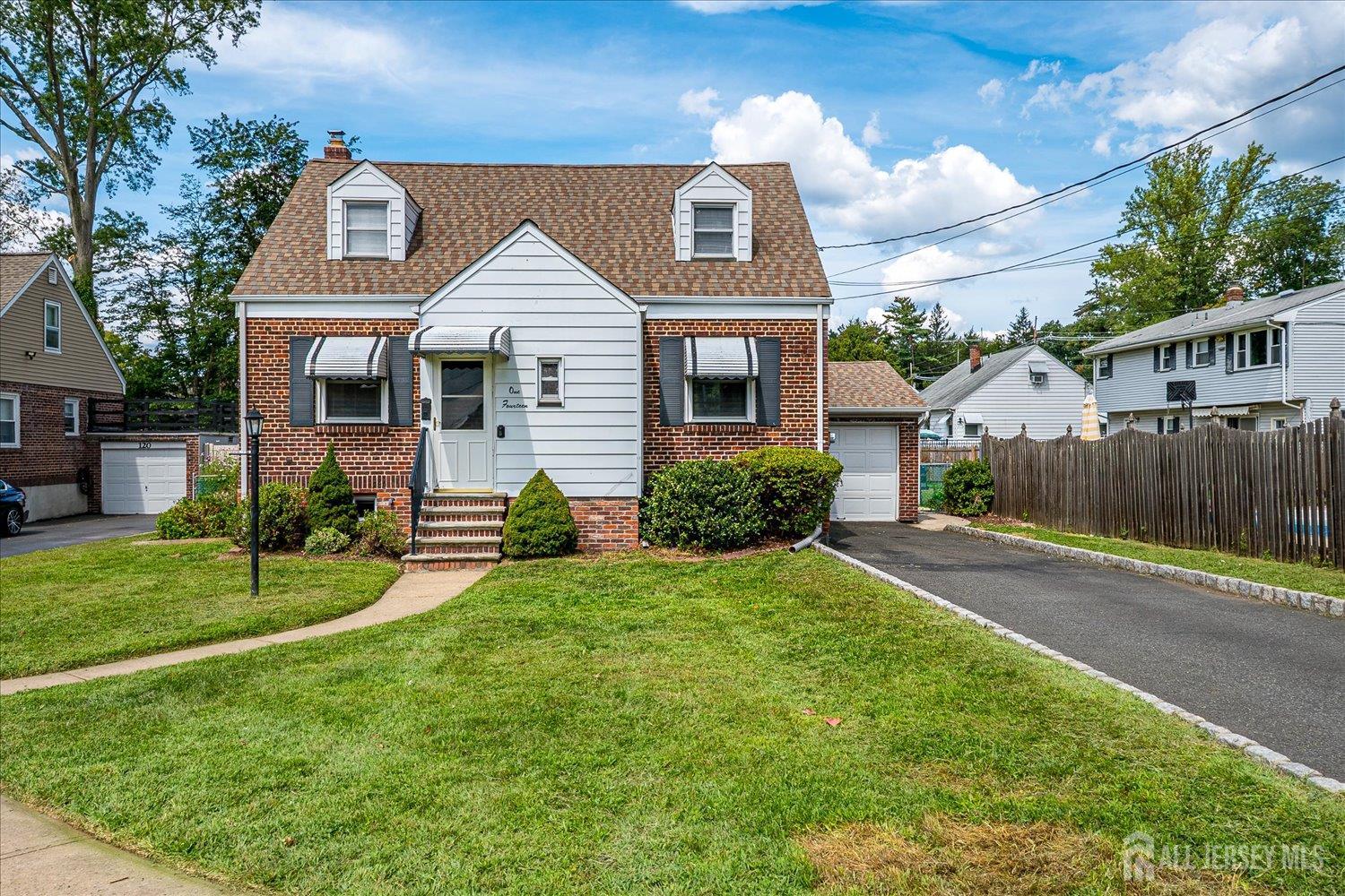 South Plainfield, New Jersey 07080, United States, 3 Bedrooms Bedrooms, ,2 BathroomsBathrooms,Residential,Pending,201367