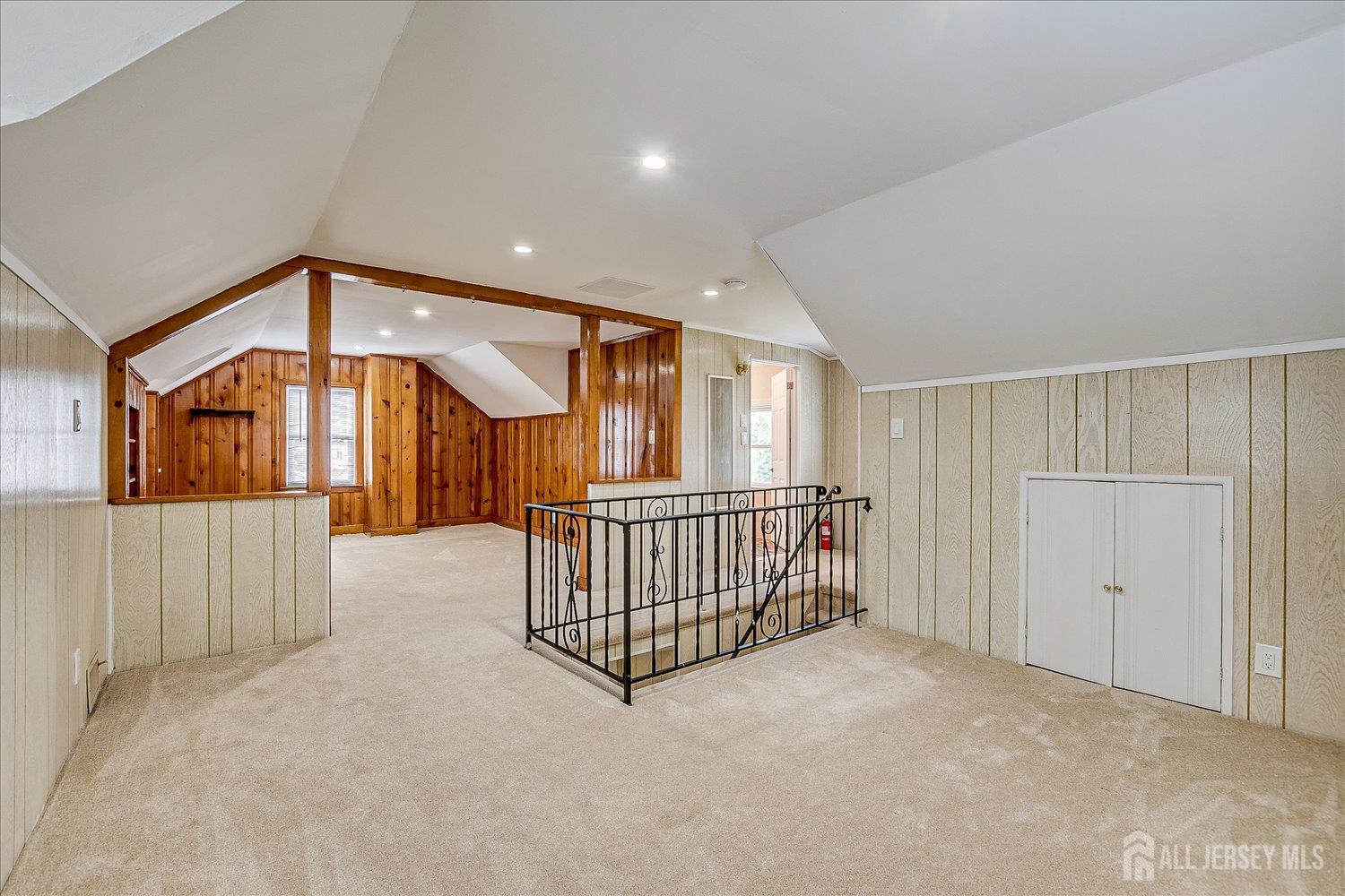 South Plainfield, New Jersey 07080, United States, 3 Bedrooms Bedrooms, ,2 BathroomsBathrooms,Residential,Pending,201367