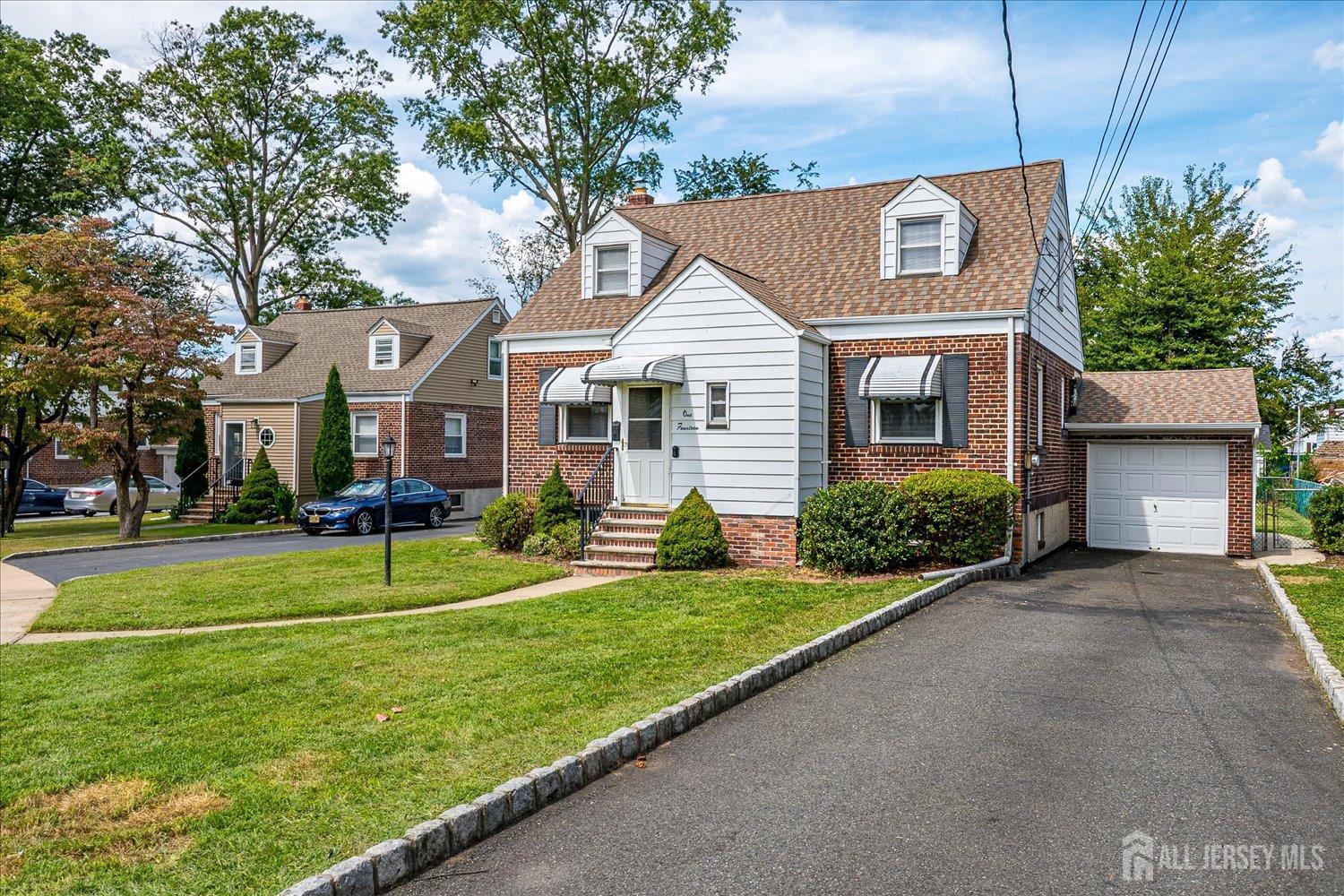 South Plainfield, New Jersey 07080, United States, 3 Bedrooms Bedrooms, ,2 BathroomsBathrooms,Residential,Pending,201367