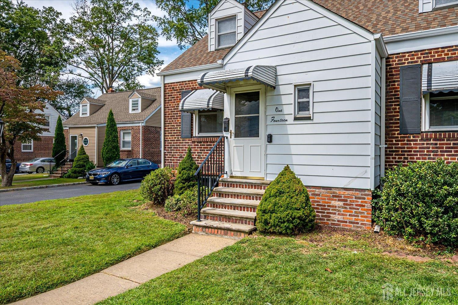 South Plainfield, New Jersey 07080, United States, 3 Bedrooms Bedrooms, ,2 BathroomsBathrooms,Residential,Pending,201367