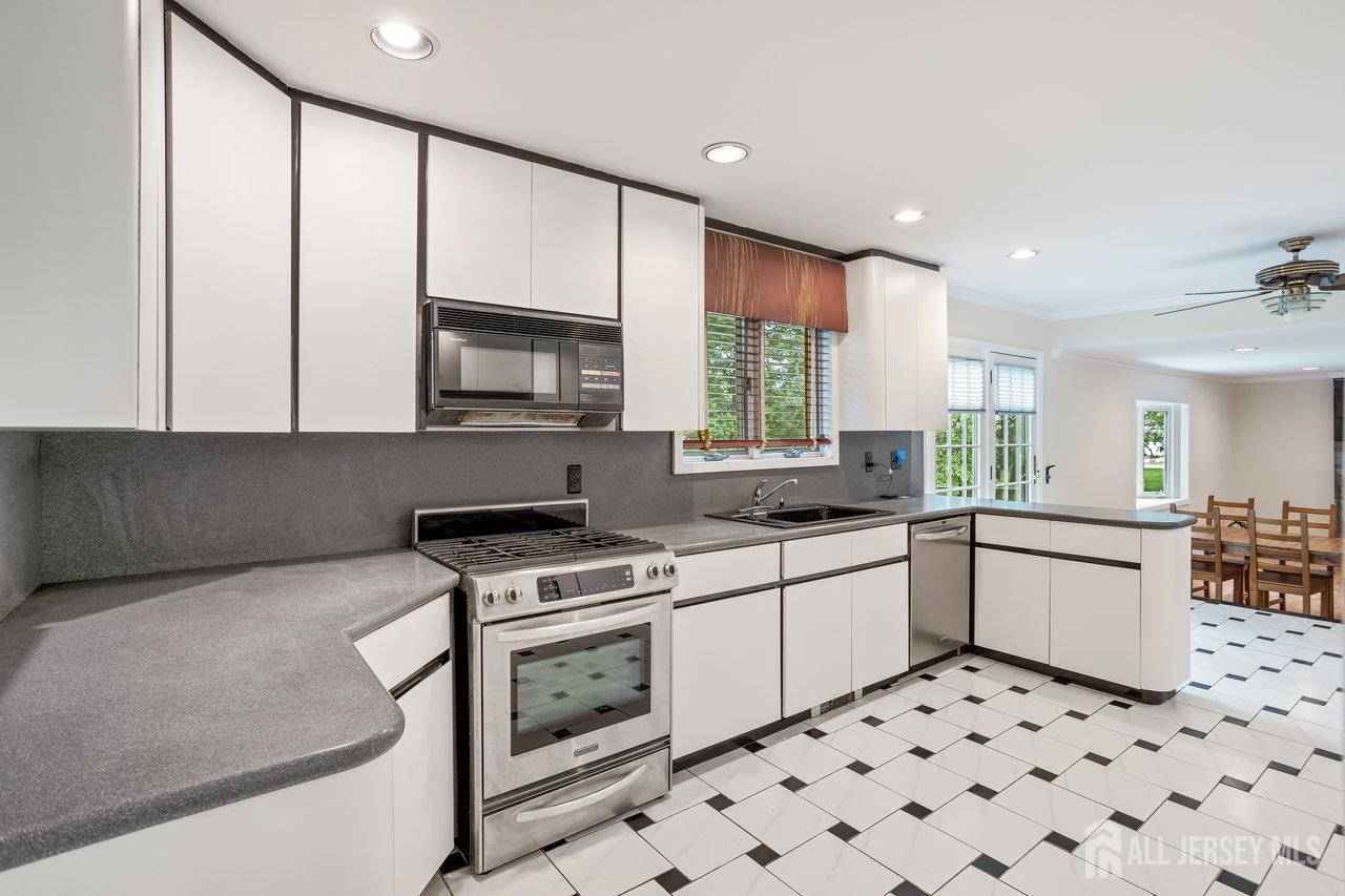 15 Meredith Road, Edison, New Jersey image 13