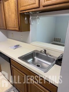 2112 Ravens Crest Drive, Plainsboro, New Jersey image 10