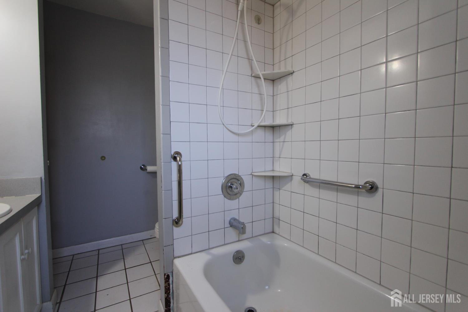 South Plainfield, New Jersey 07080, United States, 3 Bedrooms Bedrooms, ,2 BathroomsBathrooms,Residential,Active,228653