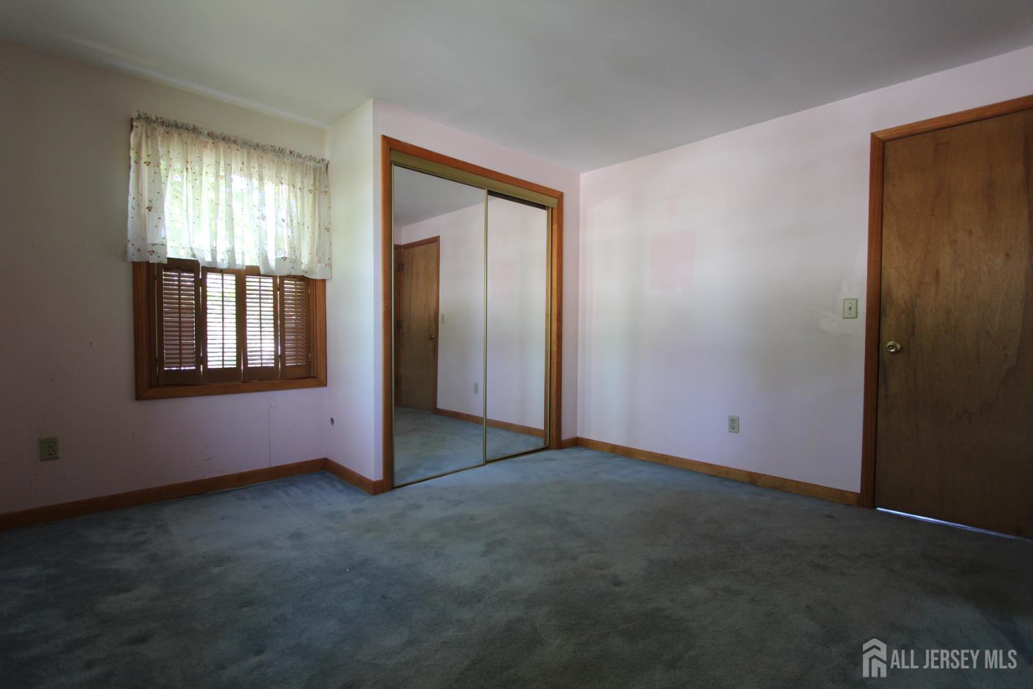 South Plainfield, New Jersey 07080, United States, 3 Bedrooms Bedrooms, ,2 BathroomsBathrooms,Residential,Active,228653