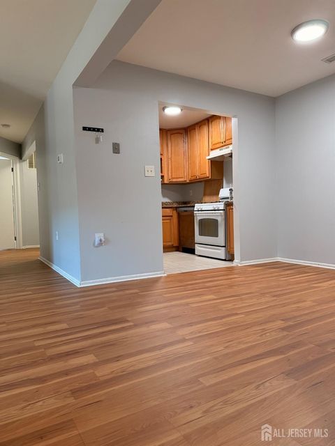 Condo For Sale - 115 Orlando Street<br/> Edison, NJ 08817