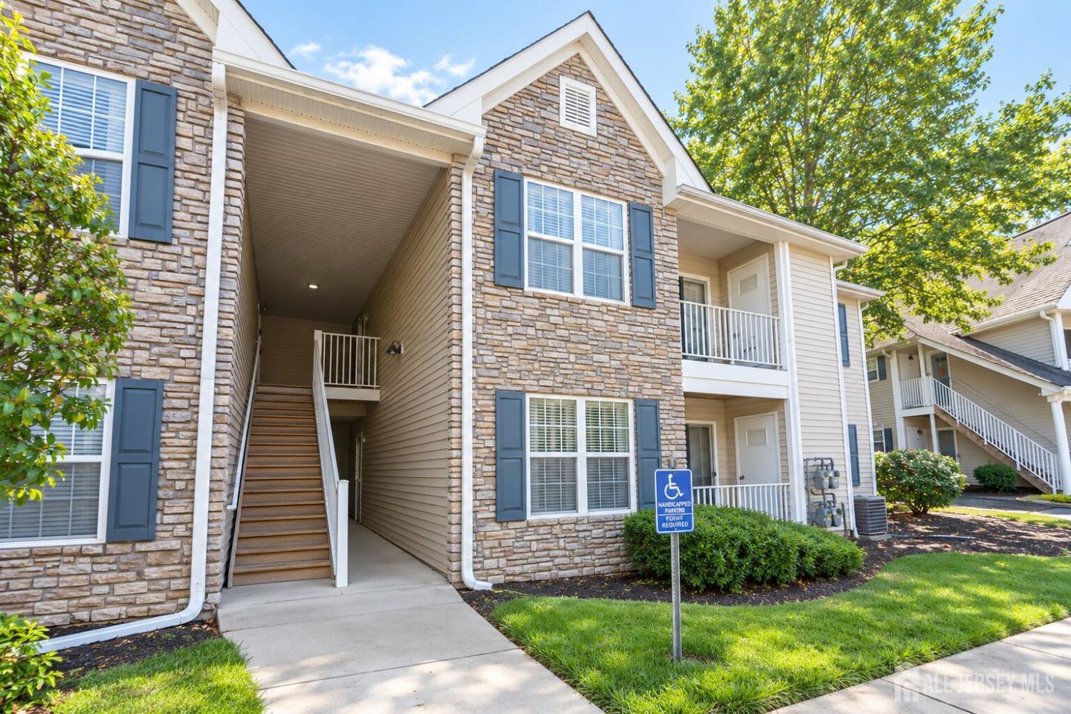 804 Wedgewood Circle 818