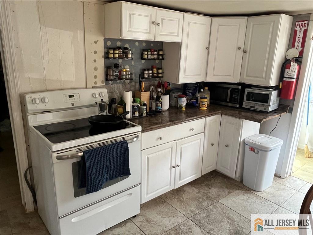 34 Bartlett Street, New Brunswick, New Jersey image 4
