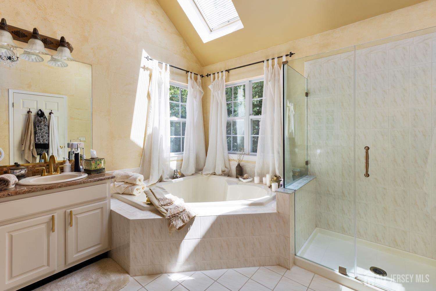 Old Bridge, New Jersey, 07747, United States, 4 Bedrooms Bedrooms, ,3 BathroomsBathrooms,Residential,Active,2041591