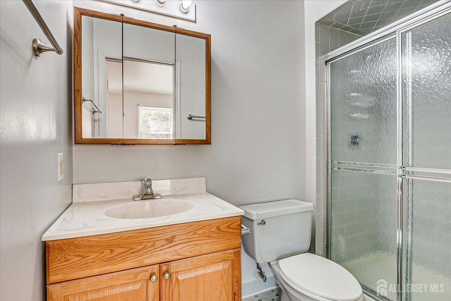 South Plainfield, New Jersey 07080, United States, 3 Bedrooms Bedrooms, ,3 BathroomsBathrooms,Residential,Active,239820