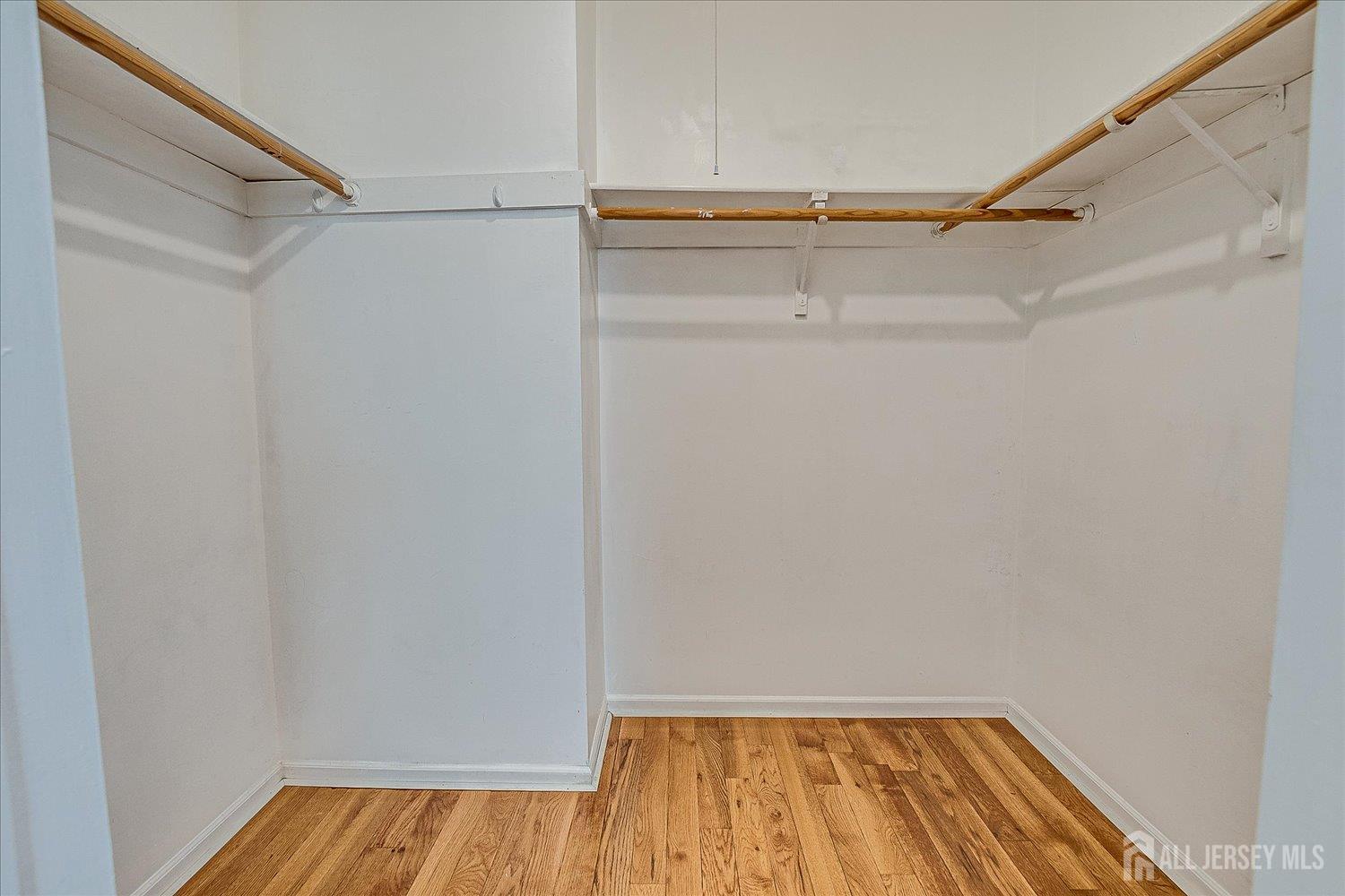 South Plainfield, New Jersey 07080, United States, 3 Bedrooms Bedrooms, ,3 BathroomsBathrooms,Residential,Active,239820