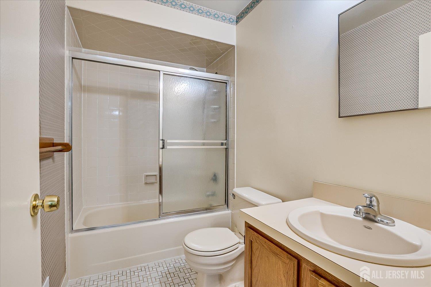 South Plainfield, New Jersey 07080, United States, 3 Bedrooms Bedrooms, ,3 BathroomsBathrooms,Residential,Active,239820