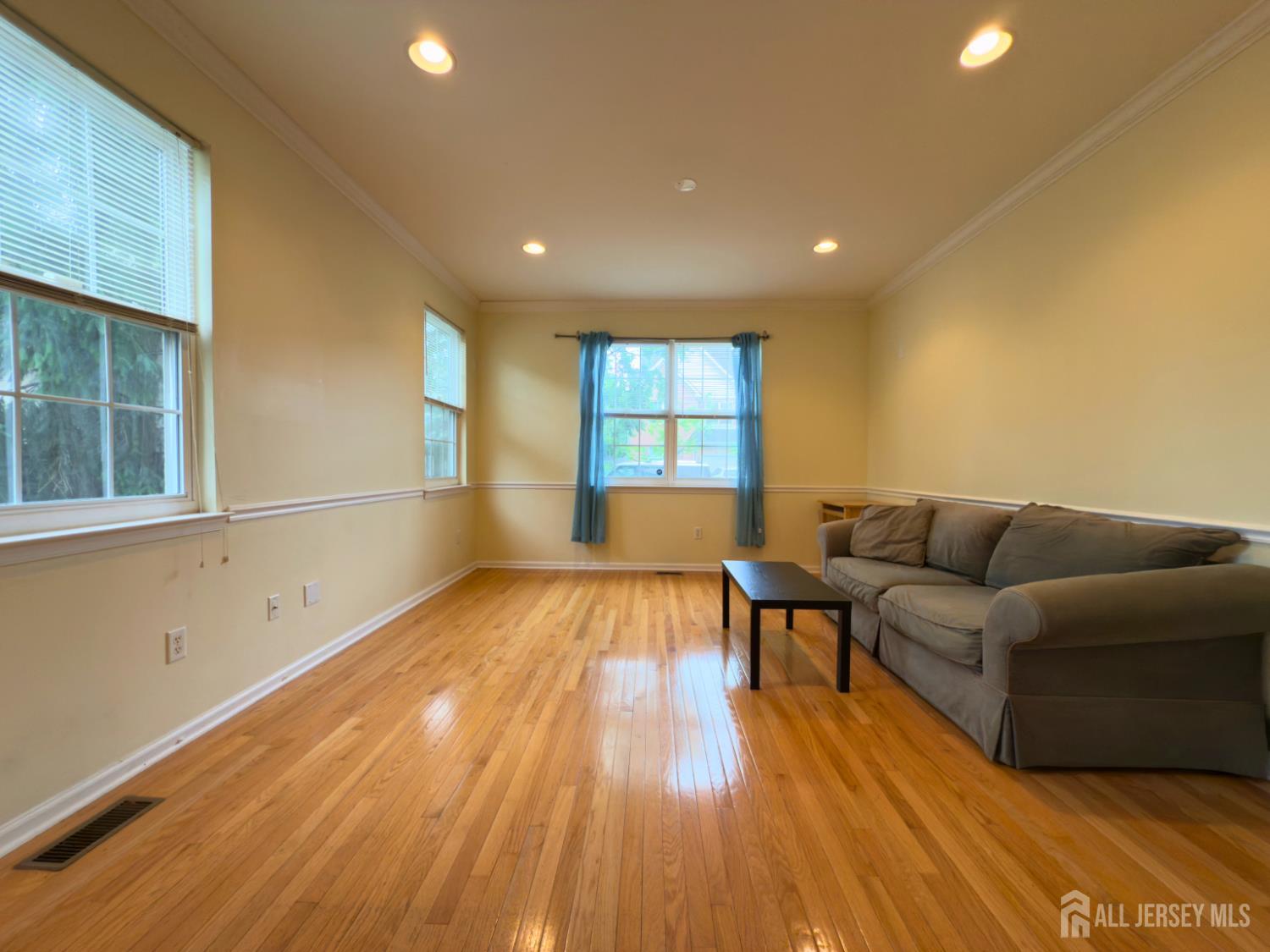 315 Birch Court, New Brunswick, New Jersey image 2