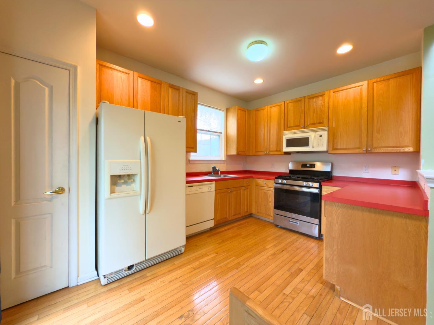 315 Birch Court, New Brunswick, New Jersey image 9