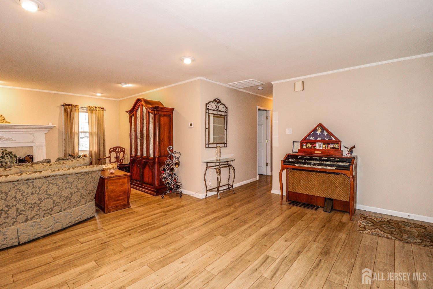 17 Morningside Drive, Old Bridge, New Jersey image 9