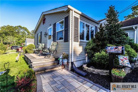 Homes For Sale - 80 Elm Street<br/> Middlesex County, Spotswood, NJ 08884