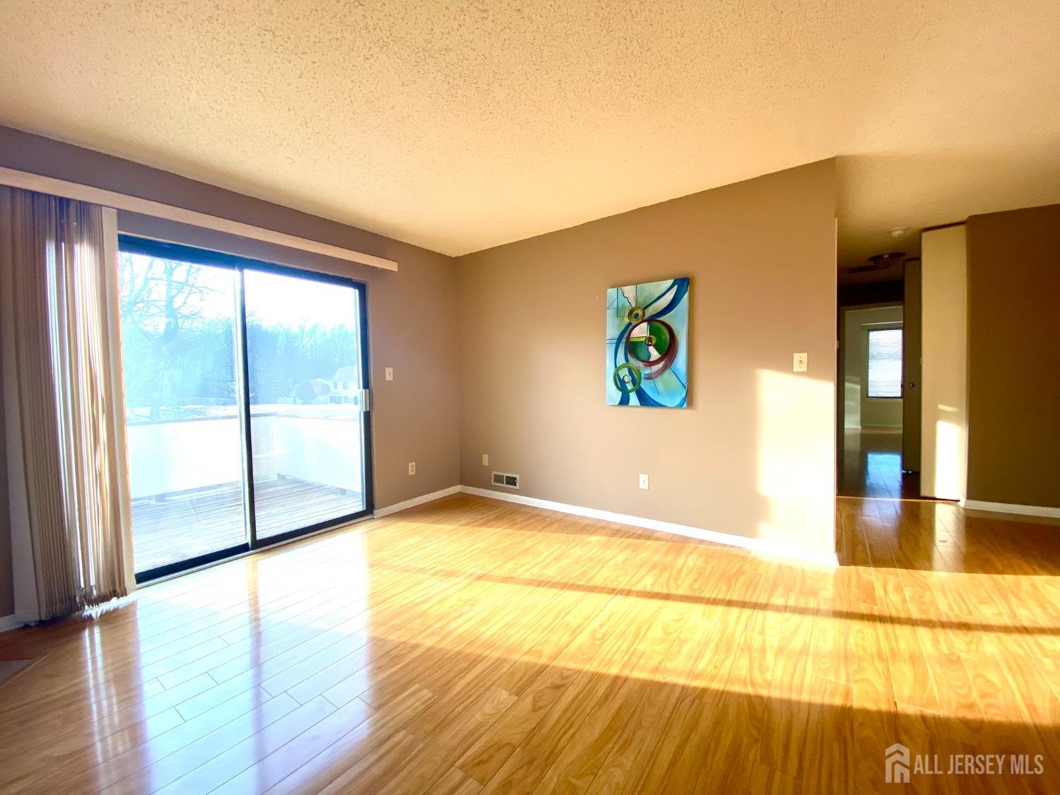 16 Carriage Place, Edison, New Jersey image 5
