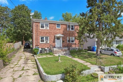 Multifamily For Sale - 24 Maple Road<br/> Middlesex County, Iselin, NJ 08830
