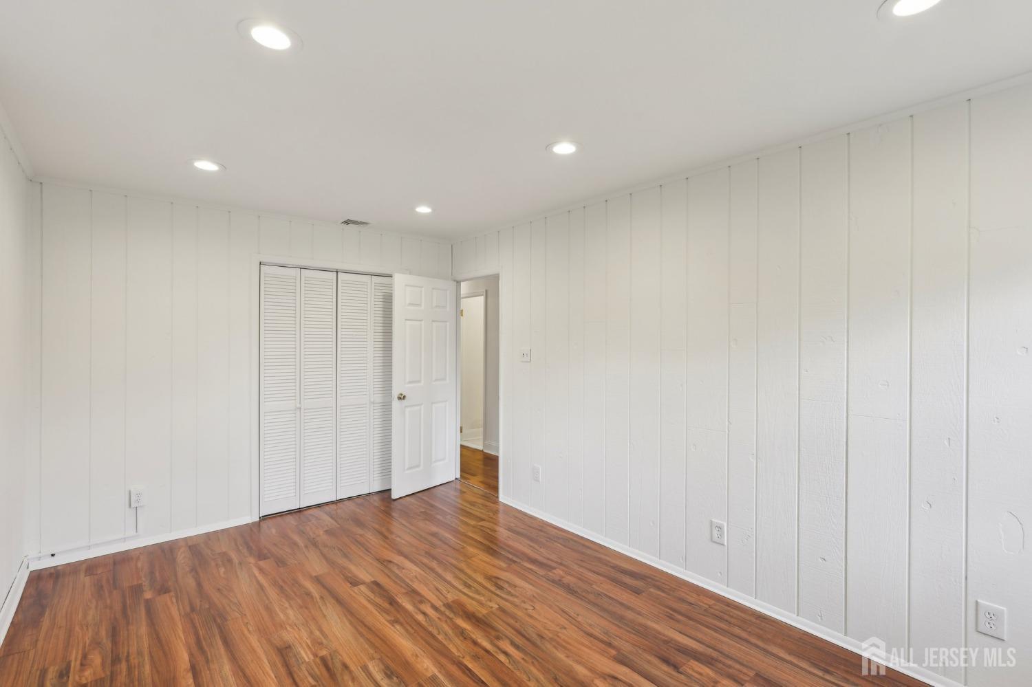 6 Macbeth Drive, Old Bridge, New Jersey image 25