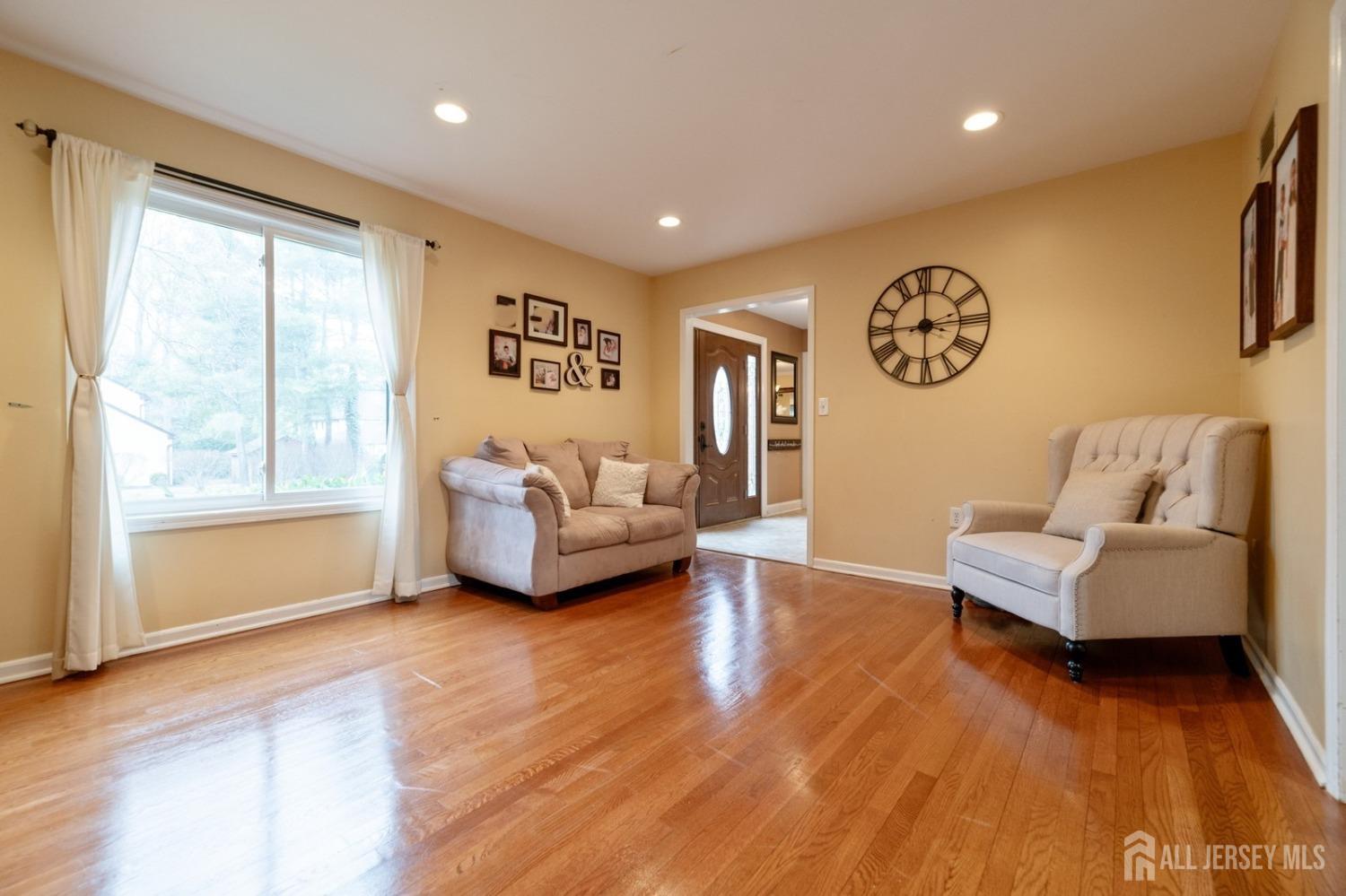 19 Rustic Drive, North Brunswick, New Jersey image 8