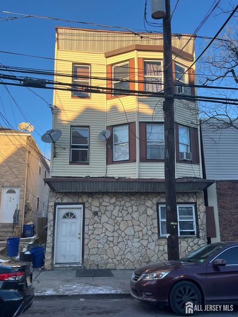 Multifamily For Sale - 212 Hall Avenue<br/> Perth Amboy, NJ 08861