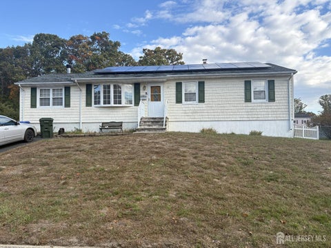 Homes For Sale - 20 Nottingham Drive<br/> Howell, NJ 07731