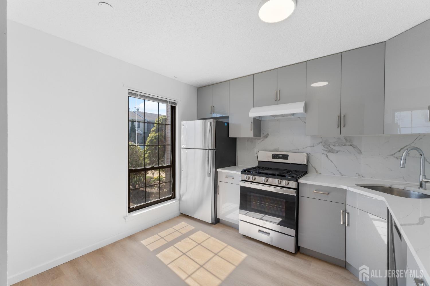 467 Andover Place, East Brunswick, New Jersey image 12