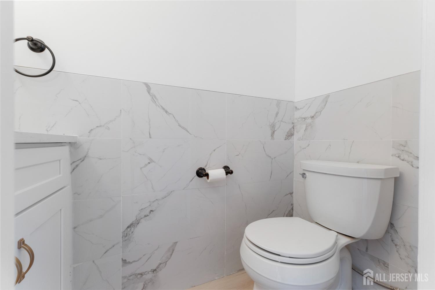 467 Andover Place, East Brunswick, New Jersey image 13