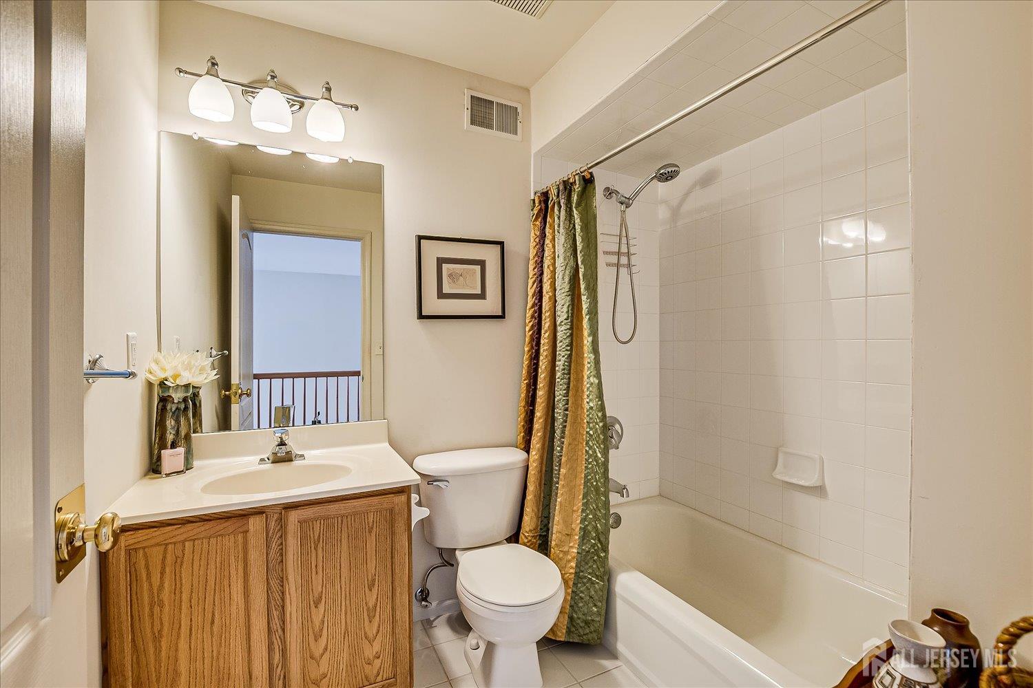 South Plainfield, New Jersey 07080, United States, 2 Bedrooms Bedrooms, ,3 BathroomsBathrooms,Residential,Active,190708