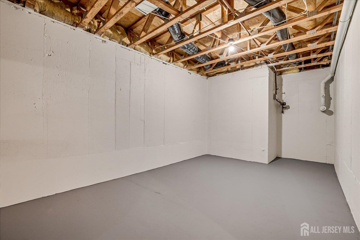 South Plainfield, New Jersey 07080, United States, 2 Bedrooms Bedrooms, ,3 BathroomsBathrooms,Residential,Active,190708