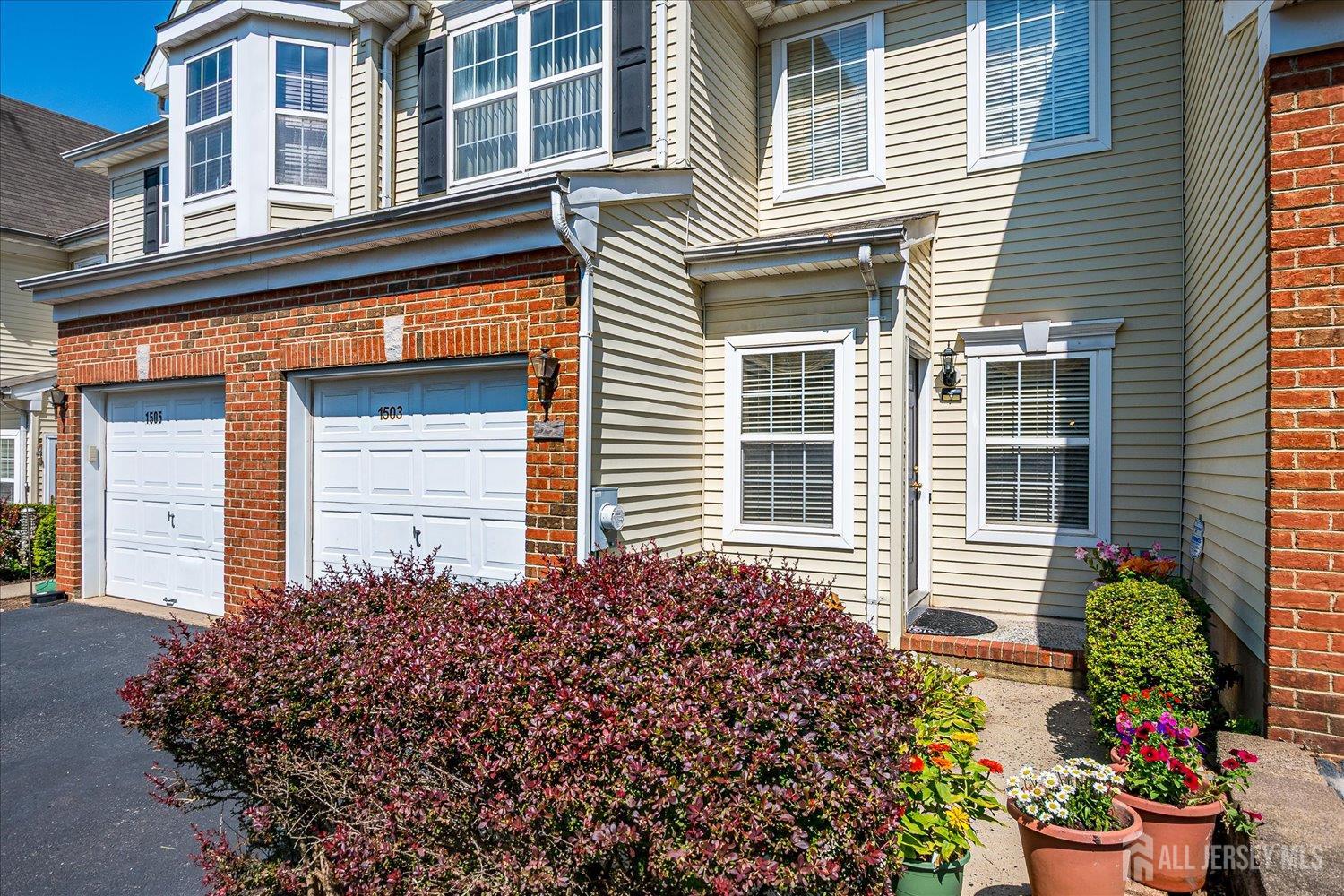 South Plainfield, New Jersey 07080, United States, 2 Bedrooms Bedrooms, ,3 BathroomsBathrooms,Residential,Active,190708