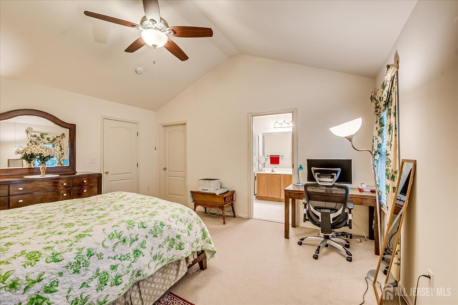 South Plainfield, New Jersey 07080, United States, 2 Bedrooms Bedrooms, ,3 BathroomsBathrooms,Residential,Active,190708