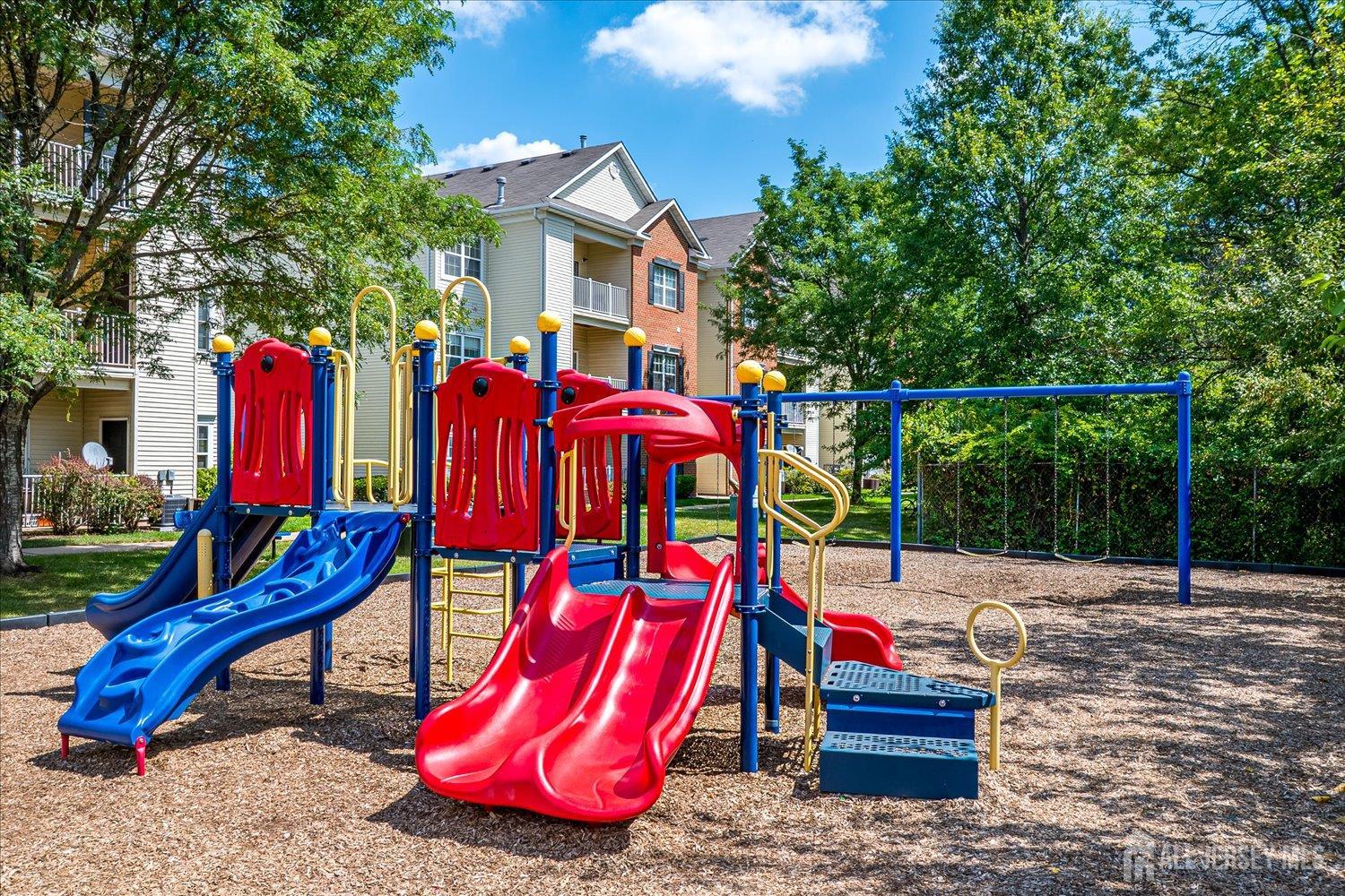 South Plainfield, New Jersey 07080, United States, 2 Bedrooms Bedrooms, ,3 BathroomsBathrooms,Residential,Active,190708