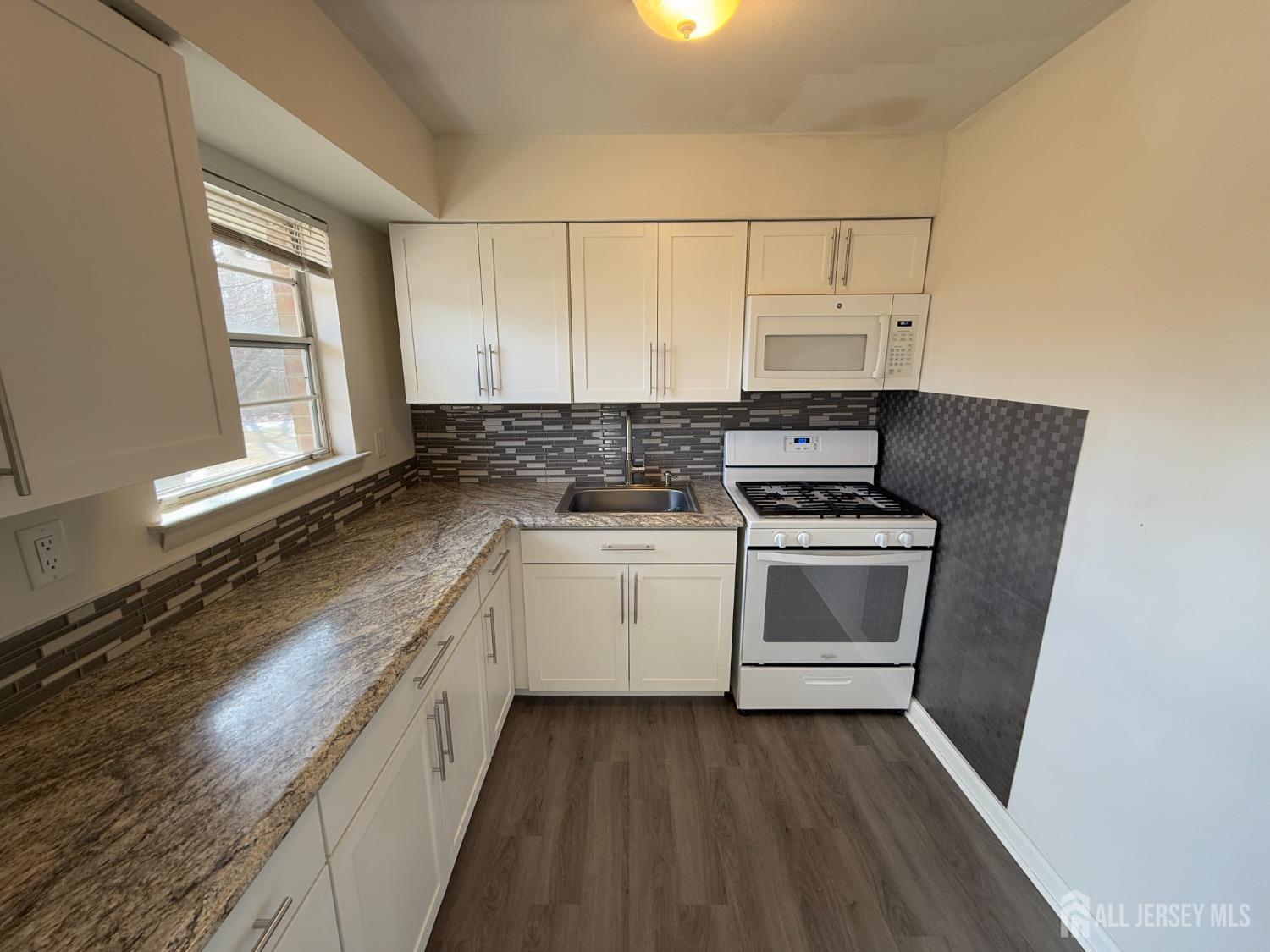 50 Garden View Terrace #8, East Windsor, New Jersey image 2