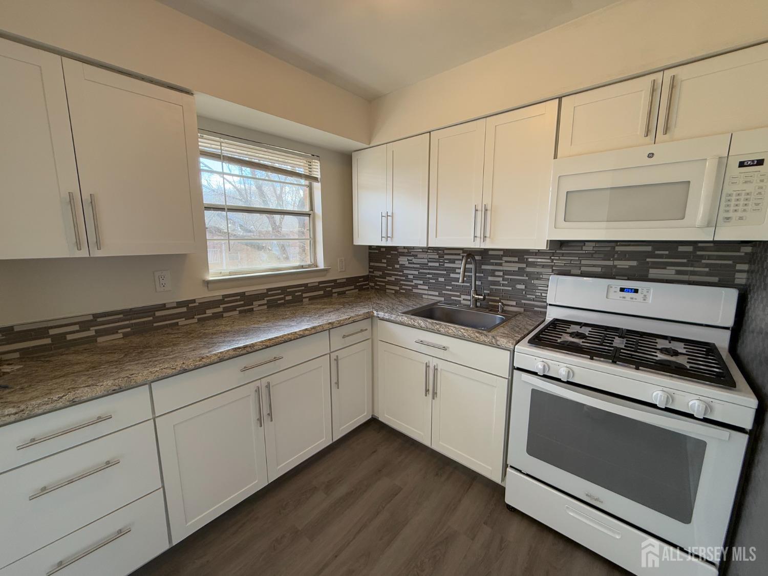 50 Garden View Terrace #8, East Windsor, New Jersey image 3
