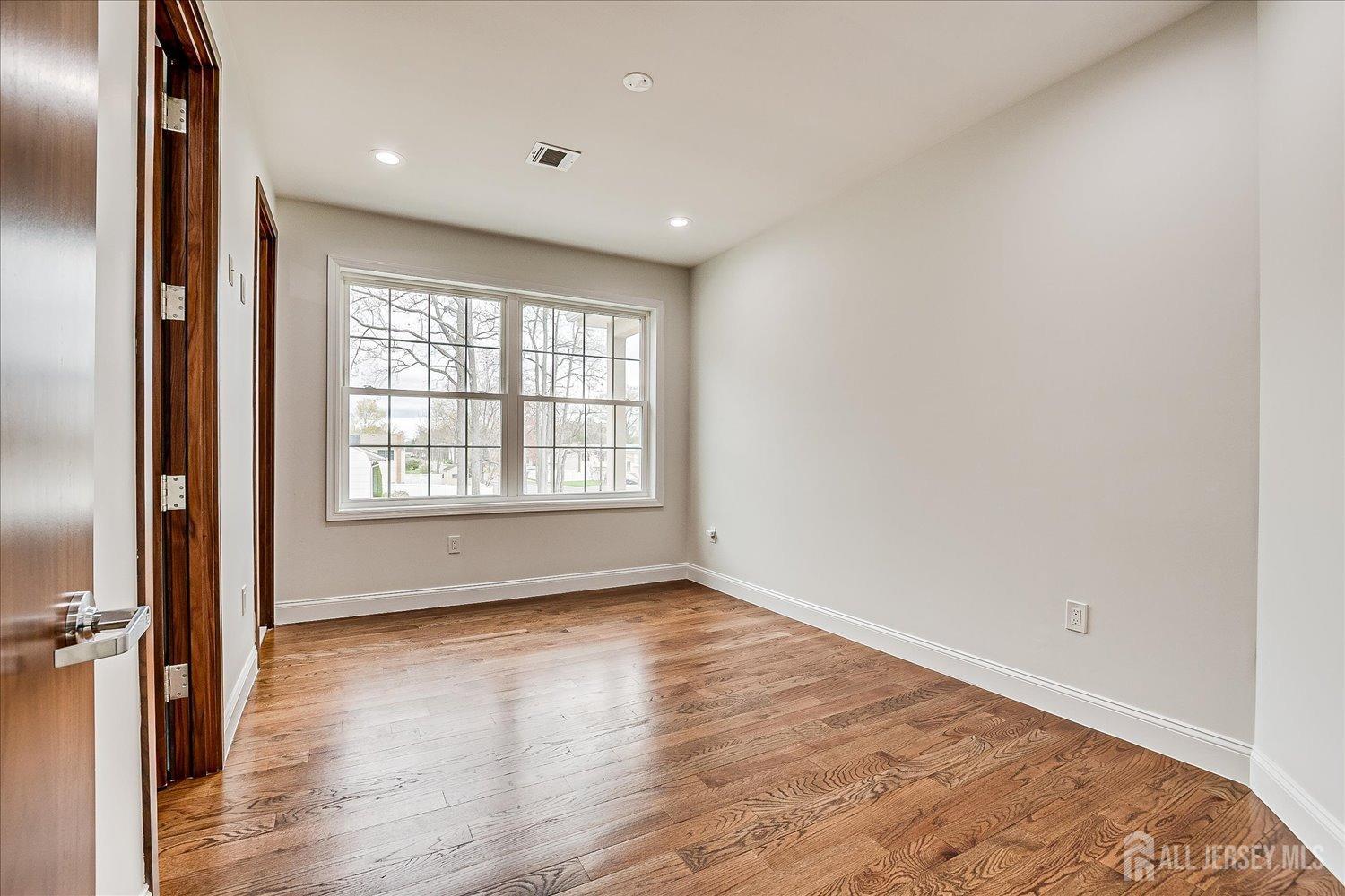 1 Bina Court, Edison, New Jersey image 42