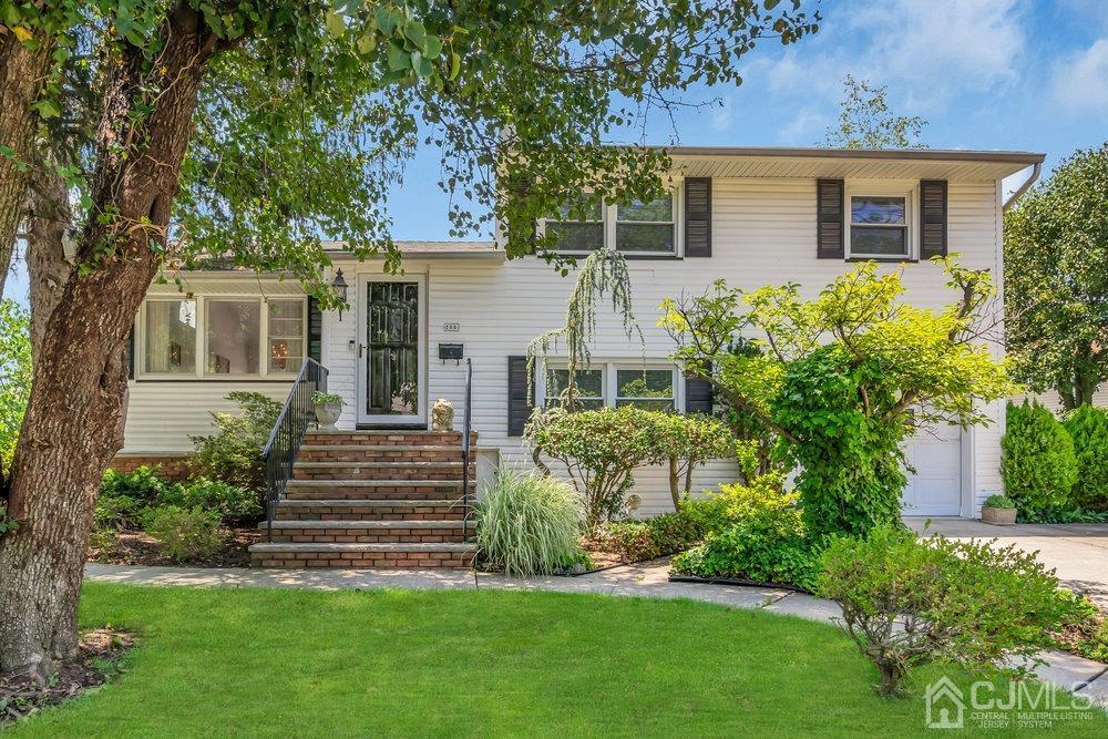 Photo 2 of 56 of 233 Amherst Avenue house
