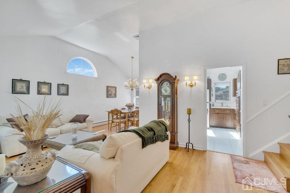 Photo 13 of 56 of 233 Amherst Avenue house