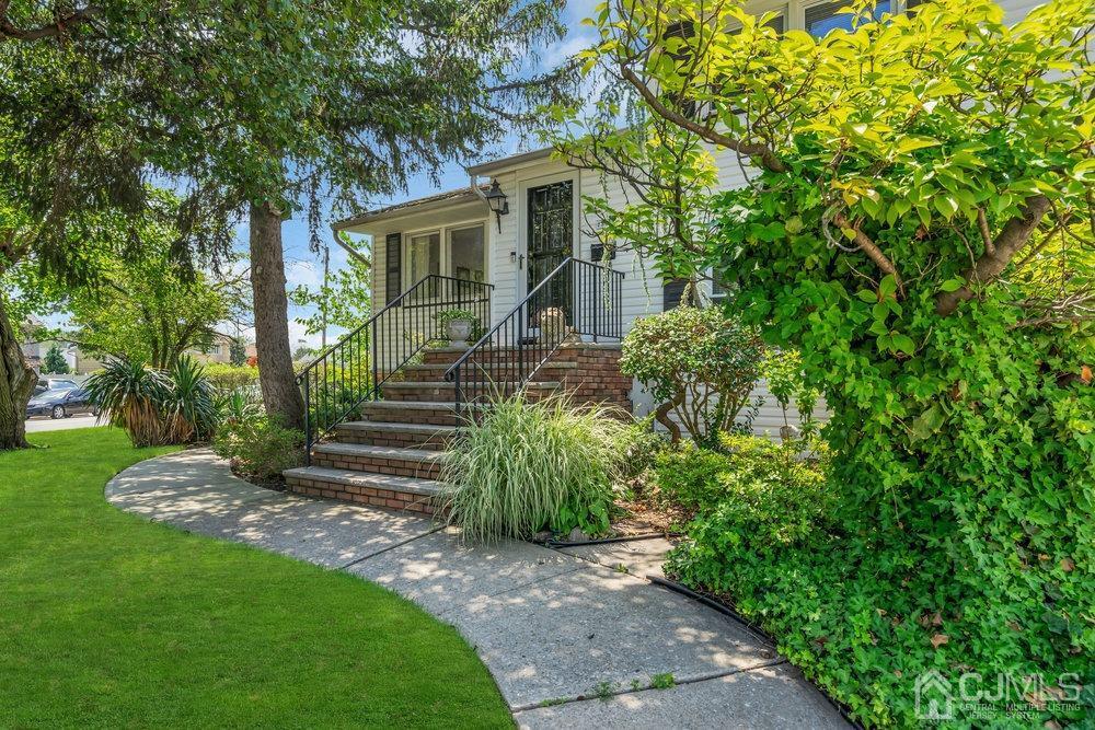 Photo 8 of 56 of 233 Amherst Avenue house