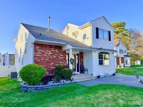 Homes For Sale - 6 Amara Court<br/> Old Bridge, NJ 08857